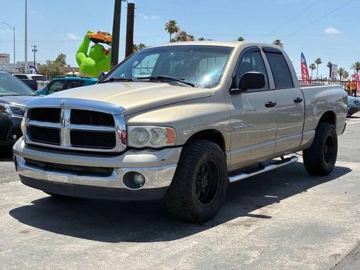 Light Almond Pearl Metallic Clearcoat 2004 Dodge Ram 1500 SLT Quad Cab