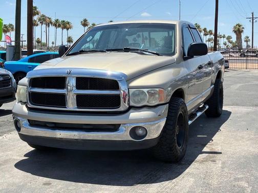 Light Almond Pearl Metallic Clearcoat 2004 Dodge Ram 1500 SLT Quad Cab