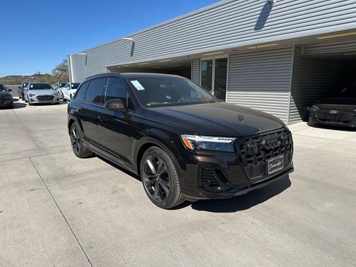 2025 Audi Q7 55 Prestige
