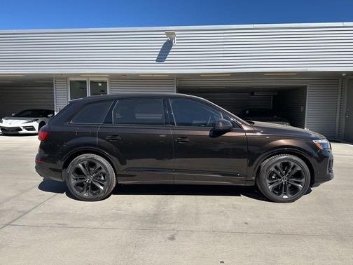 2025 Audi Q7 55 Prestige