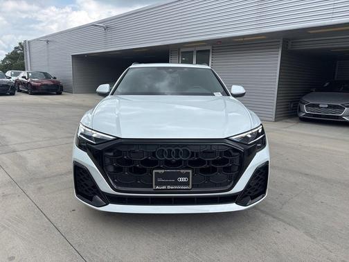Glacier White Metallic 2026 Audi Q8 55 Premium