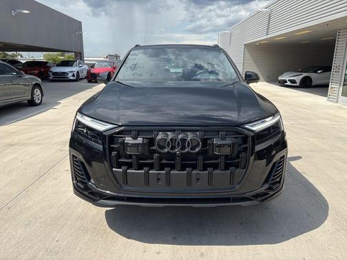 2025 Audi Q7 45 Premium Plus
