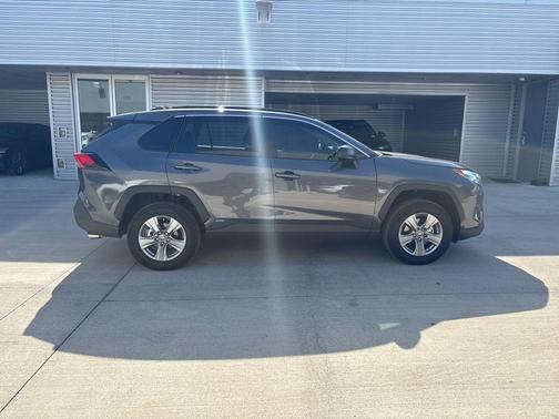 2025 Toyota RAV4 Hybrid LE