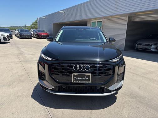 Mythos Black Metallic 2026 Audi Q3 S line