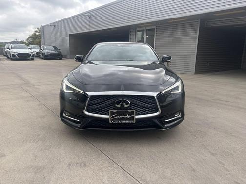 Black Obsidian 2022 INFINITI Q60 LUXE