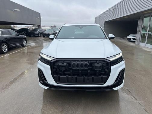 2025 Audi Q7 55 Premium Plus