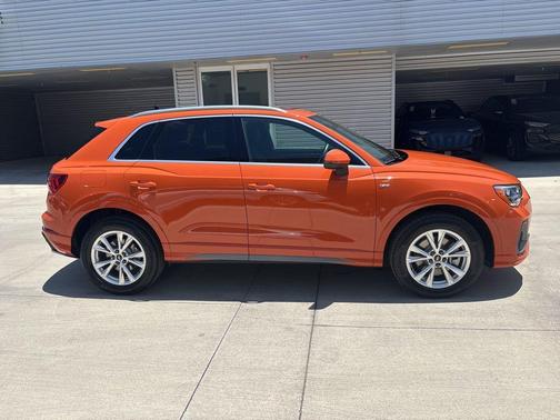 2022 Audi Q3 45 S line Premium