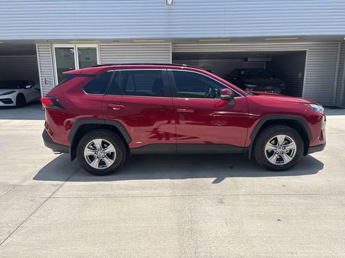 2024 Toyota RAV4 Hybrid LE