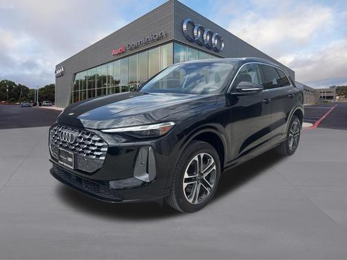 Mythos Black Metallic 2025 Audi Q5 2.0T quattro Premium