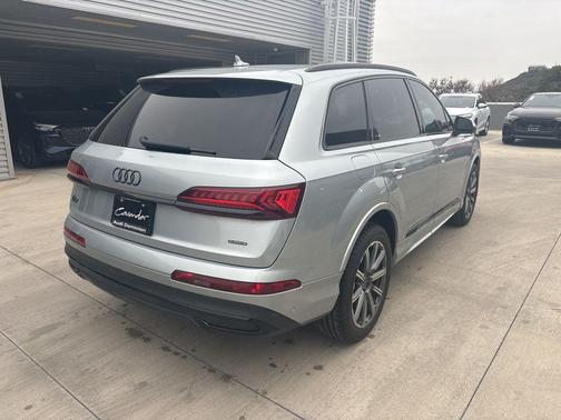 2023 Audi Q7 45 Premium