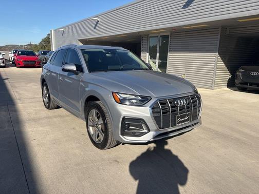 2022 Audi Q5 40 Premium Plus