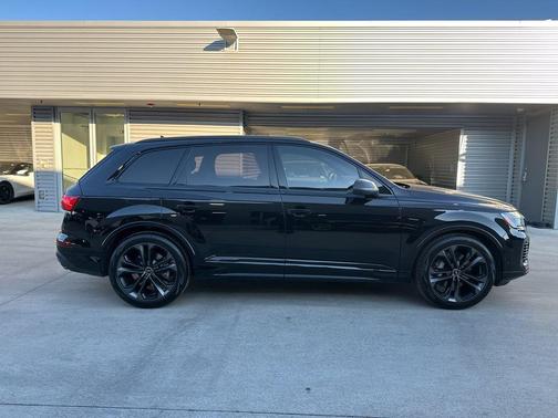 2025 Audi Q7 55 Prestige