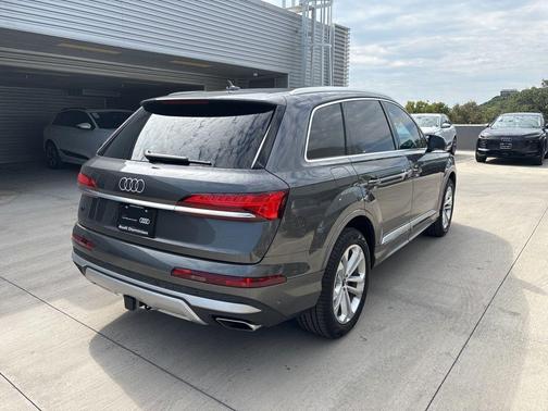 2025 Audi Q7 55 Premium