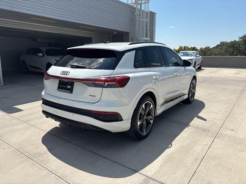 2024 Audi Q4 e-tron 55 quattro Premium