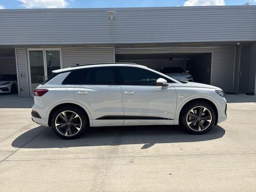 2024 Audi Q4 e-tron 55 quattro Premium