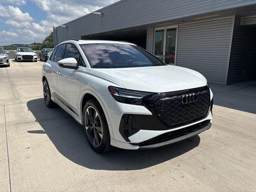 2024 Audi Q4 e-tron 55 quattro Premium