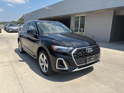 2025 Audi Q5 45 S line quattro Premium