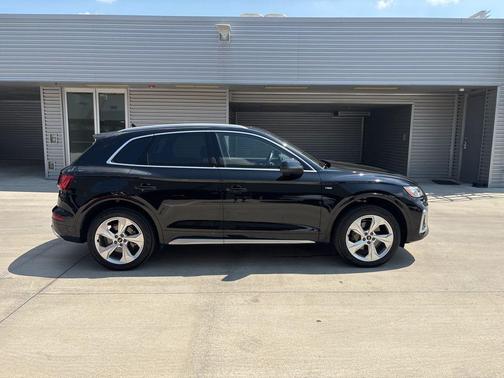 2025 Audi Q5 45 S line quattro Premium