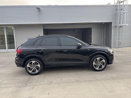 2025 Audi Q3 45 S line Premium