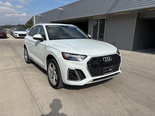 2023 Audi Q5 45 S line Prestige