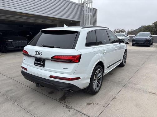 2026 Audi Q7 45 Premium Plus
