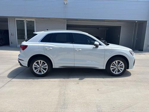 2025 Audi Q3 45 S line Premium