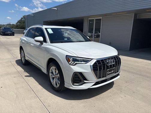 2025 Audi Q3 45 S line Premium