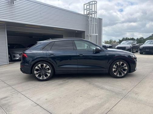 Blue Metallic 2026 Audi Q8 Prestige