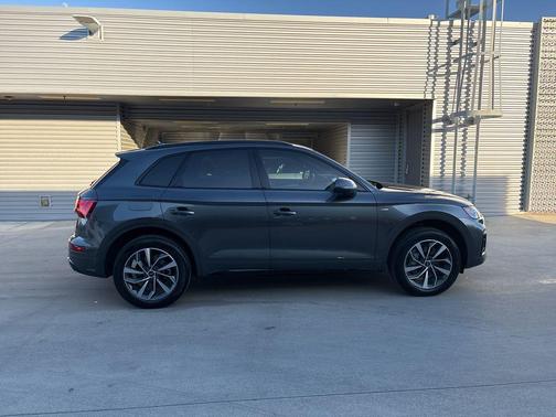 2024 Audi Q5 45 S line quattro Premium