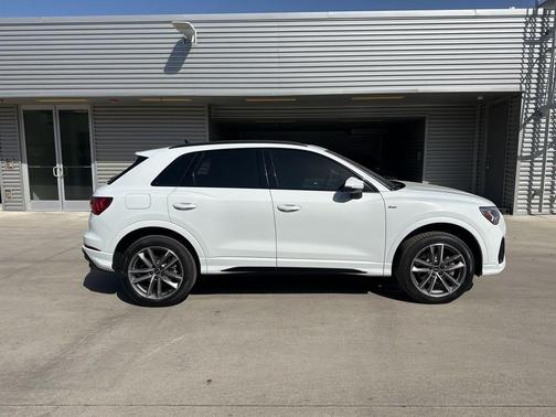 2025 Audi Q3 45 S line Premium