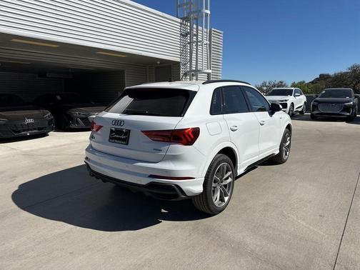 2025 Audi Q3 45 S line Premium