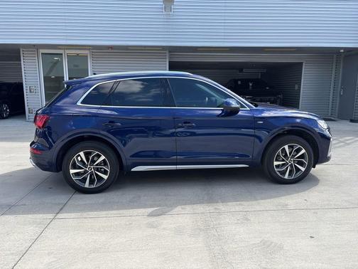 2022 Audi Q5 45 S line Premium Plus