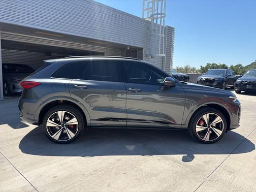 Daytona Gray Pearl 2026 Audi SQ5 3.0T Premium Plus