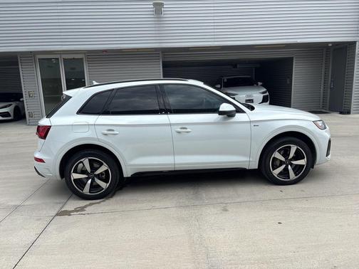 2023 Audi Q5 45 S line Premium Plus