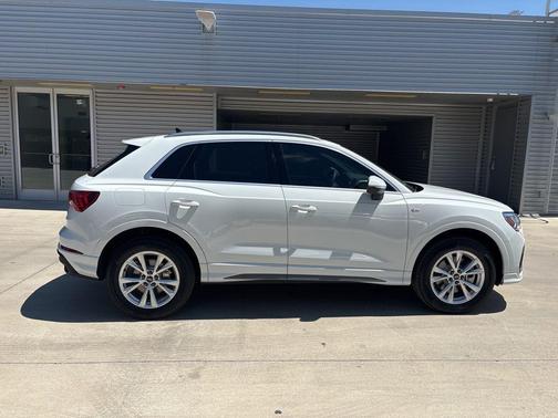2025 Audi Q3 45 S line Premium