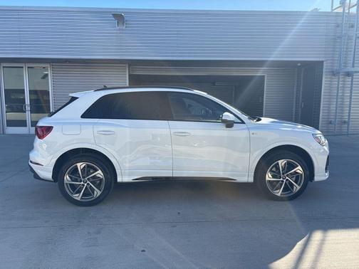 2025 Audi Q3 45 S line Premium