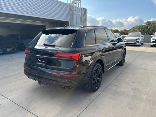 2026 Audi SQ7 4.0T PLUS