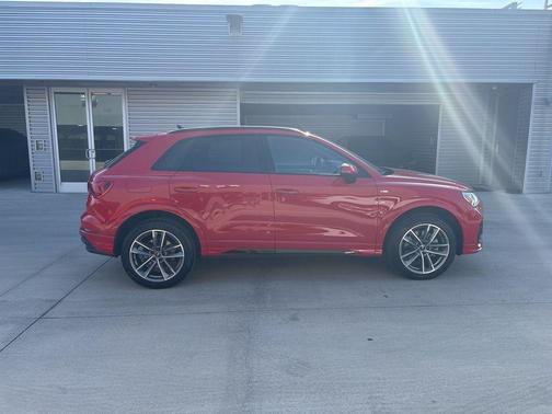 2025 Audi Q3 45 S line Premium
