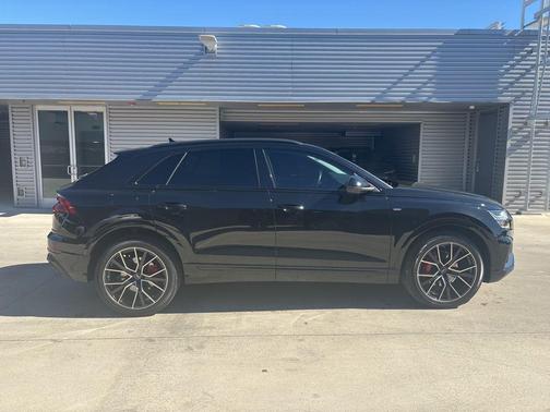 2023 Audi Q8 55 Premium