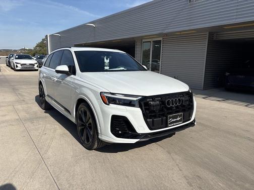 2026 Audi Q7 55 Premium Plus