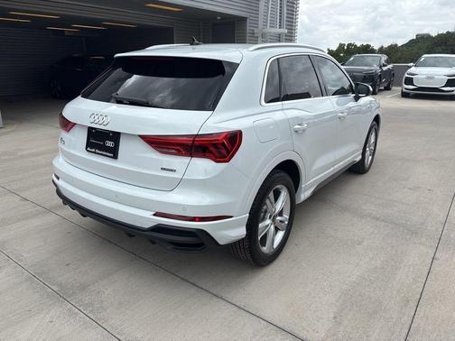 2024 Audi Q3 45 S line Premium