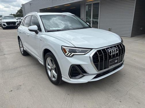 2024 Audi Q3 45 S line Premium