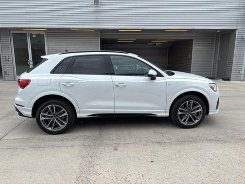 2025 Audi Q3 45 S line Premium