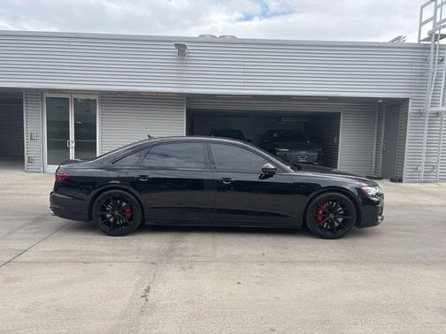 2023 Audi S8 4.0T quattro