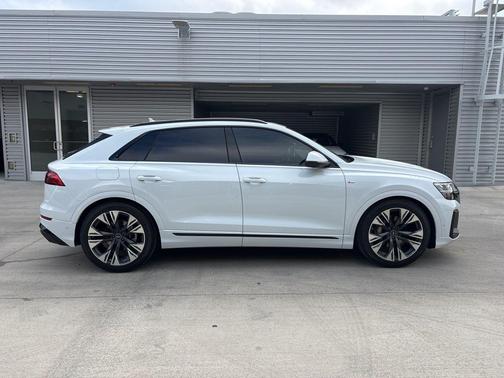 2026 Audi Q8 Premium Plus