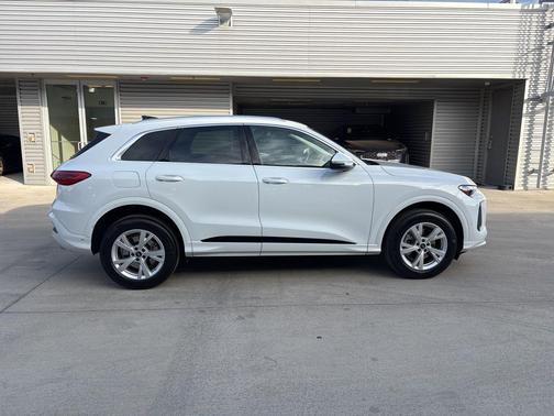 2025 Audi Q5 2.0T quattro Premium