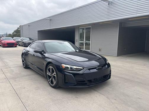 2023 Audi e-tron GT Premium Plus