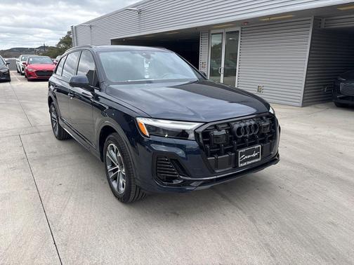 2026 Audi Q7 45 Premium Plus