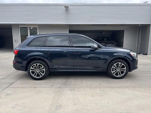 2026 Audi Q7 45 Premium Plus