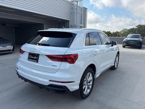 2025 Audi Q3 45 S line Premium